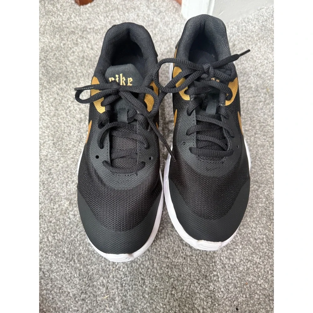 Nike Air Max Oketo Kids Sneakers Black Gold AT6656-001 Size‎ 5Y W 6.5